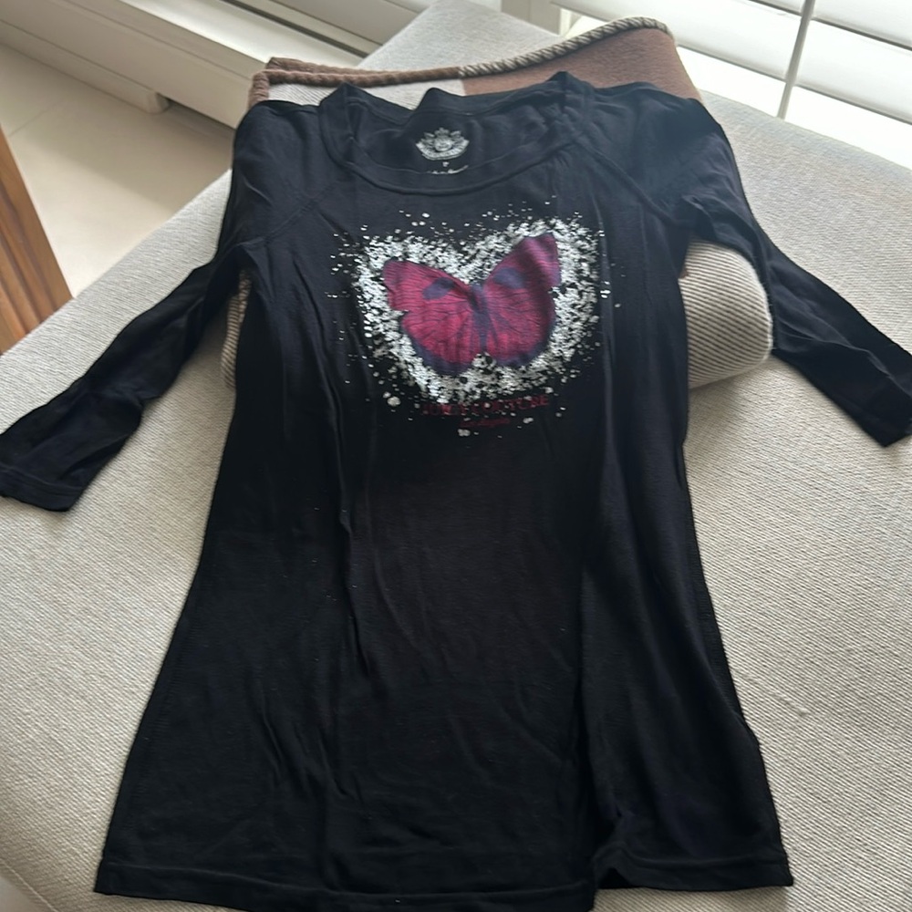 BNWOT juicy mid- sleeve top with sparkly glitter.